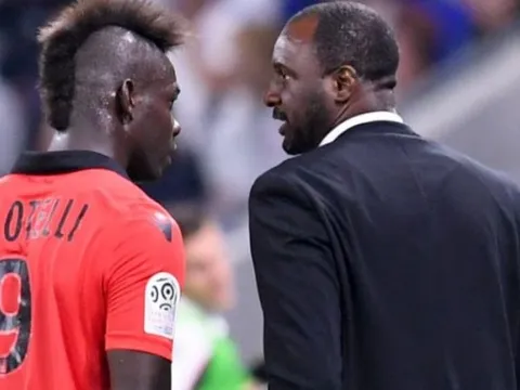 'Tôi đã rất khó khăn để giải thích cho Balotelli hiểu bóng đá là trò chơi tập thể'