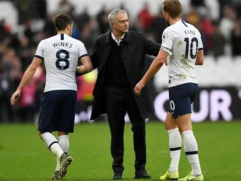 Cú 'áp phe' gây sốc của Daniel Levy đã cứu sống Spurs như thế nào?