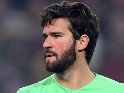 Alisson tiết lộ: Giờ nghỉ trên đất Áo, Liverpool đã chia sẻ một thông điệp