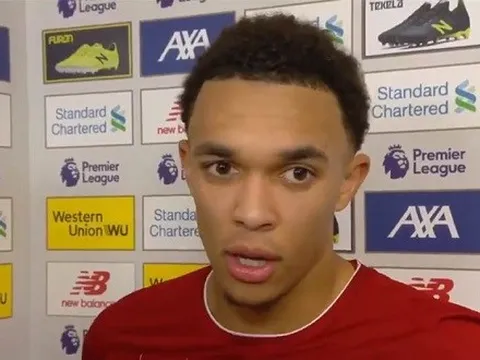 Để bóng chạm tay mà không bị phạt, sao Liverpool lý giải ra sao?