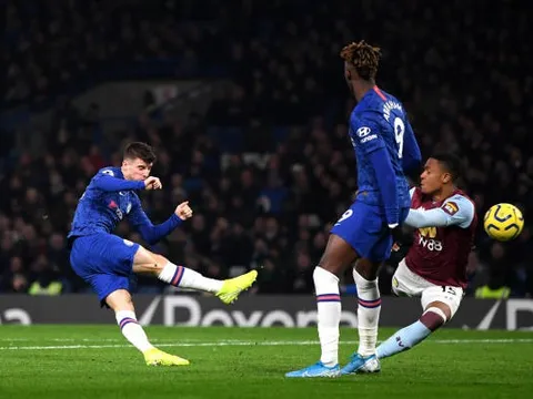 Đồng đội cũng phải sửng sốt với pha bóng đỉnh cao của Mason Mount