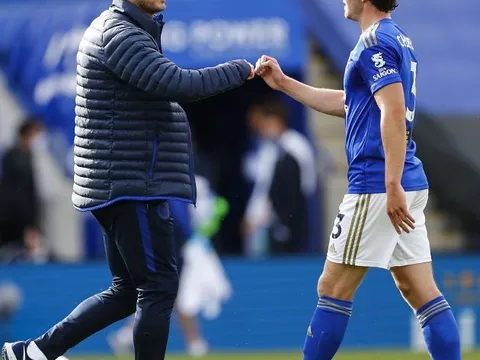 Gerrard hay hơn Lampard, Ferdinand chưng hửng