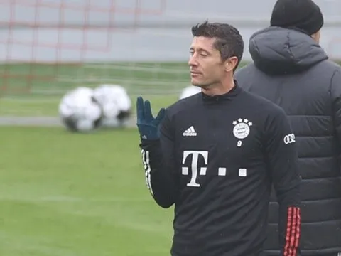 Huyền thoại dự đoán tuyệt vọng về mùa giải của Arsenal