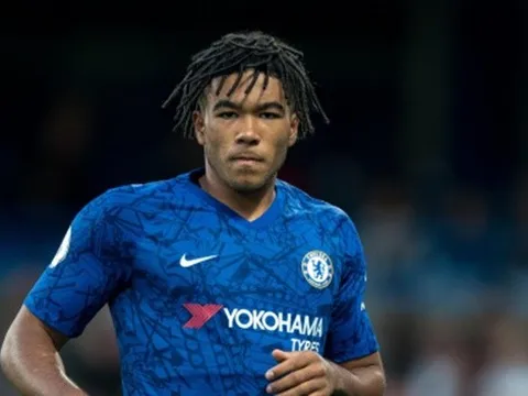 Gerard Pique đã xin trở lại thi đấu cho Tây Ban Nha