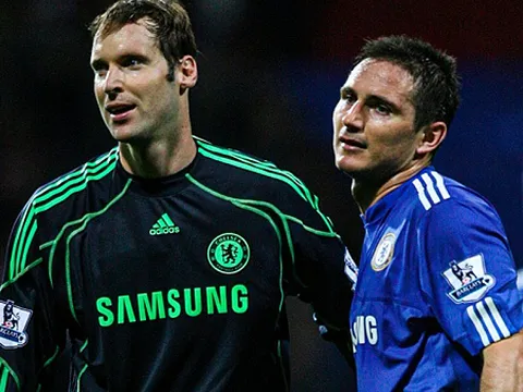 CĐV Chelsea: 'Nếu đã có Cech thì hãy đưa cả anh ấy trở lại hàng tiền vệ!'