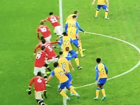 6 cầu thủ MU việt vị trong pha tấn công