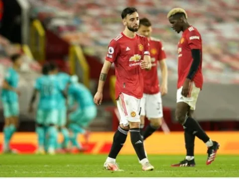 5 điểm nhấn Man Utd 2-4 Liverpool: Khoảng trống chết người; Domino sụp đổ