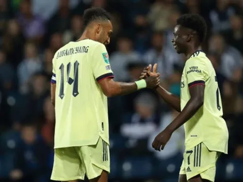 6 điểm nhấn West Brom 0-6 Arsenal: Đứa con của thần gió; Chất kết dính đa năng