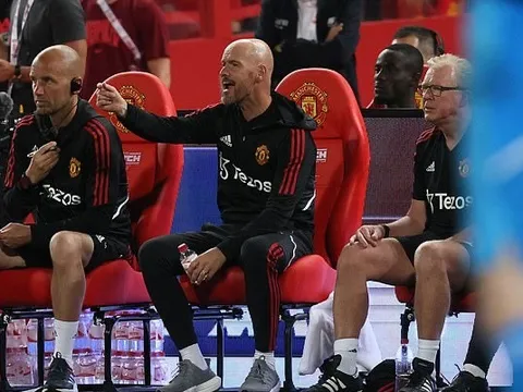 Zidane Iqbal gây ấn tượng, Ten Hag nói gì?