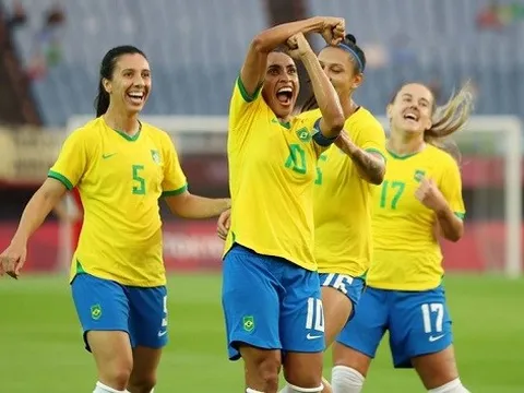 Brazil hủy diệt Trung Quốc, Pele ca ngợi hậu bối
