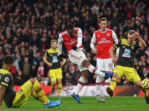 5 điểm nhấn Arsenal 2-2 Southampton: Hàng thủ thảm họa; Người hùng Lacazette