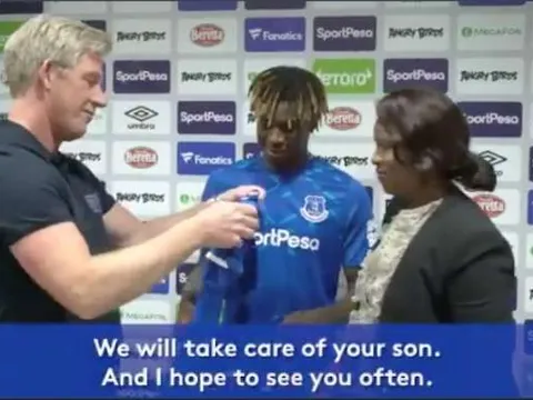 Thật phũ phàng! Everton đã lừa dối gia đình Moise Kean
