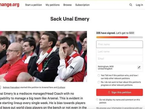 Quá chán Emery, fan Arsenal làm điều không thể tin nổi