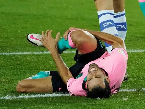 CĐV Barca: "Chấm dứt! Đã tới lúc anh ta giải nghệ hoặc rời CLB"