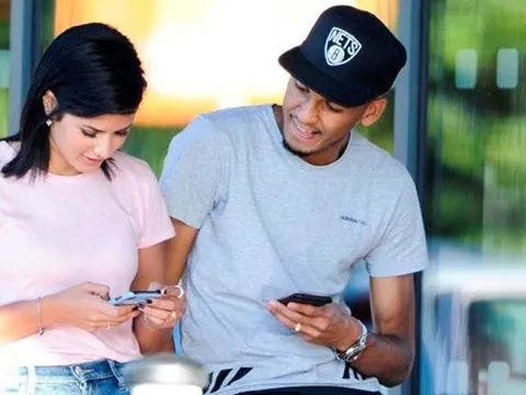 Tiết lộ ''quân sư'' thú vị của Fabinho sau mỗi trận đấu