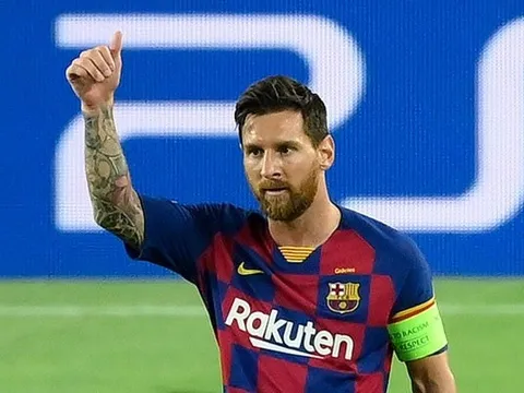 CĐV M.U: 'Chúng tôi không cần Messi, anh ta đã quá già'