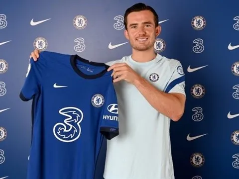 Quá lưỡng lự, Arsenal vẫn chưa chốt tương lai "đá tảng thất sủng"