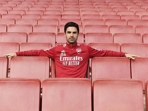 Tại sao Arteta lại được gia hạn vào lúc "dầu sôi lửa bỏng"?