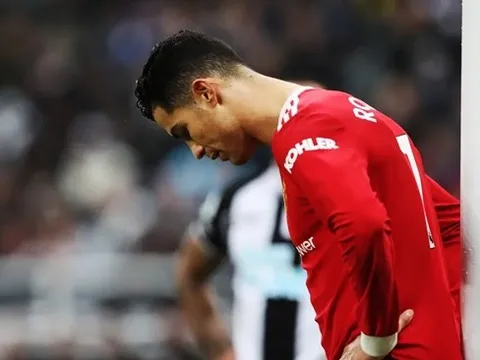 Noel Whelan hỏi thẳng M.U 1 câu về Ronaldo