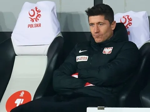 Antony nổi loạn ở Ajax