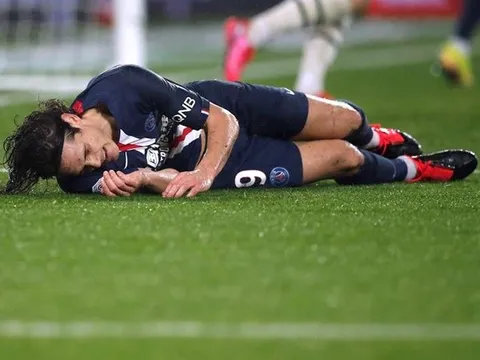 7 lý do M.U chiêu mộ Cavani sẽ tạo ra "phản ứng ngược": Tiền sử chấn thương dày đặc