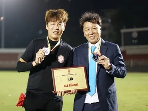 Thầy cũ Công Phượng được CLB TP.HCM tưởng thưởng xứng đáng