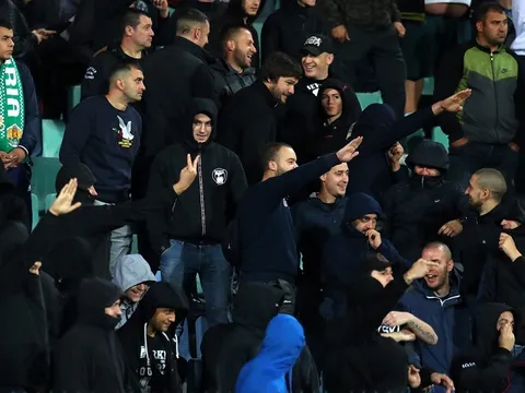 Thủ môn Bulgaria bị mỉa mai thậm tệ khi tin CĐV nhà cư xử phải phép