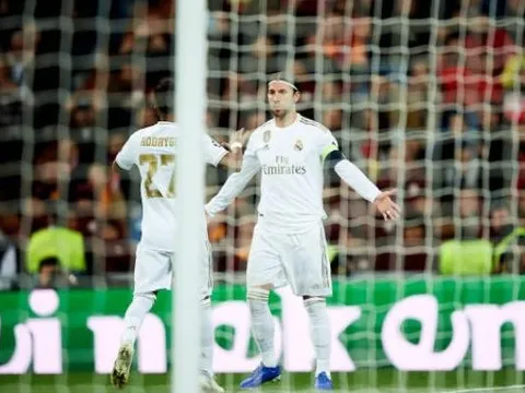 Ramos không nhường penalty, Rodrygo chạy ngay đến làm 1 điều sau bàn thắng
