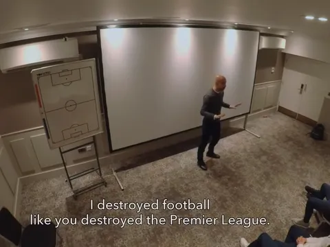 'Trong 4 năm, tôi đã hủy diệt bóng đá như các cậu hủy diệt Premier League'