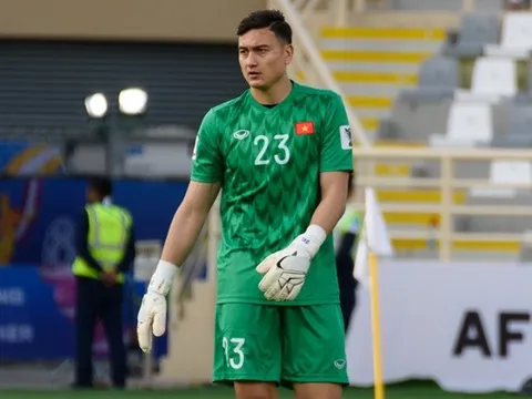 Văn Lâm thăng hoa, thầy Park liệu còn cần Filip Nguyễn?