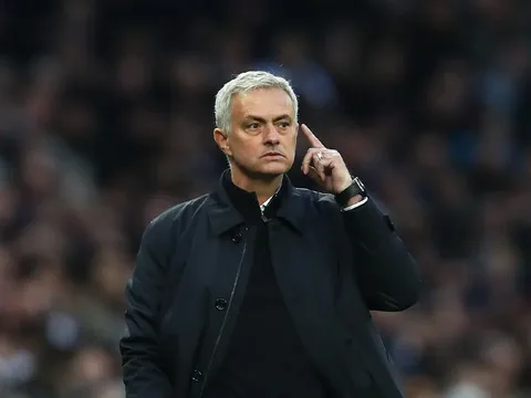 SỐC! Man Utd thắng đẹp, Mourinho "tranh công" của Solskjaer