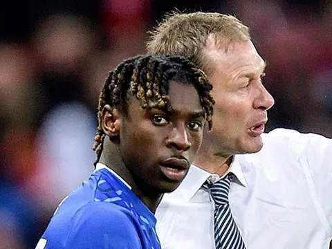 Vì sao Moise Kean bị tước quyền đối đầu Man Utd sau 18 phút?