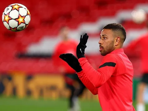 Ten Hag tiến 3 lùi 1 ở Man Utd