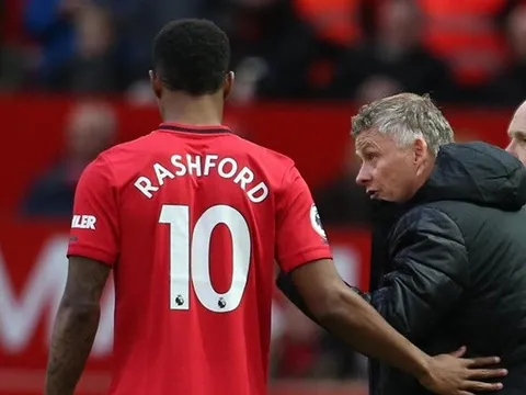 "Man Utd muốn tiền đạo như Firmino hoặc Son Heung-min"
