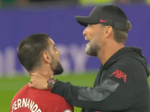 Klopp tiết lộ đoạn đối thoại với Bruno Fernandes