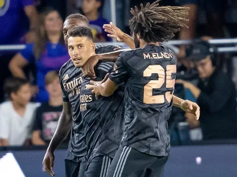 Người thắng kẻ thua ở Arsenal sau trận Orlando