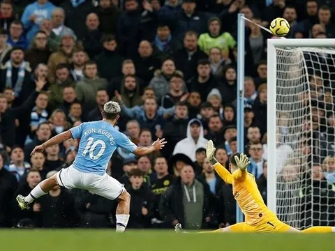 Thủ thành Kepa đích thân "kiến tạo", Sergio Aguero bỏ lỡ vô duyên