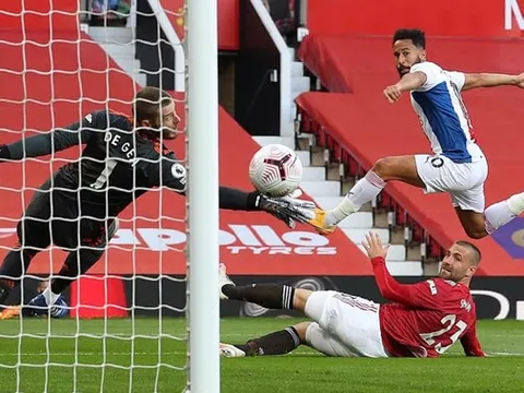 "Man Utd giúp Palace đá như Barca, nó khiến tôi nóng trong người"