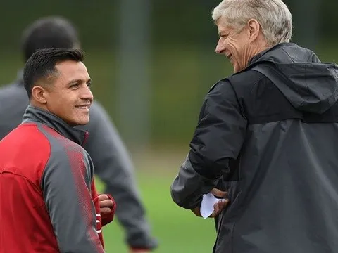 Arsene Wenger đã từng cười nhạo ý tưởng chiêu mộ Sanchez