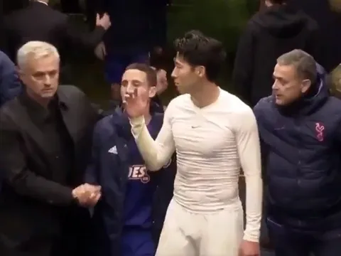 Mourinho 3 lần hờ hững, Son Heung-min tội nghiệp mặt mếu mắt tròn xoe
