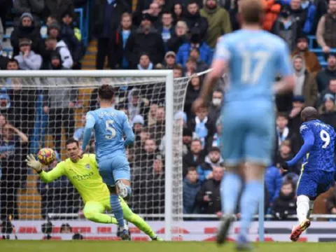 Thua Man City, Marcos Alonso chỉ rõ điểm yếu của Chelsea