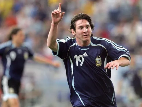 9 cầu thủ từ World Cup 2006 đến nay vẫn còn thi đấu: 13 QBV, nỗi buồn Arsenal