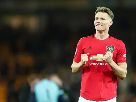 Fletcher: "Khi 17 tuổi, cậu ấy cao 1m70, đá số 10, và giờ đã cao 1m90"