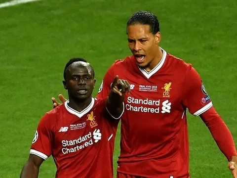 Mane: "Xin lỗi Van Dijk, đó phải là cậu ta trước cậu"