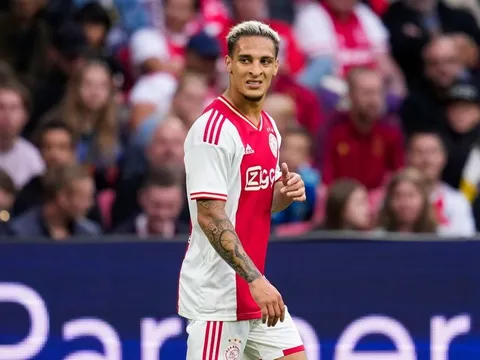 Man Utd ra quyết định vụ Antony