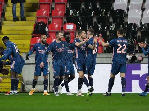 Thắng 4-0, Arsenal lặp lại thành tích 89 năm trước