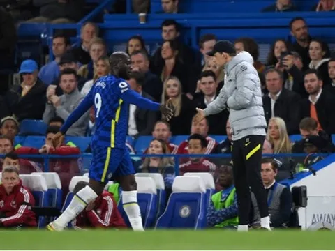 Lukaku không yên với NHM Chelsea