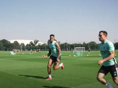 Arsenal tập luyện: Thử nghiệm cặp đôi hoàn hảo, Partey sung mãn