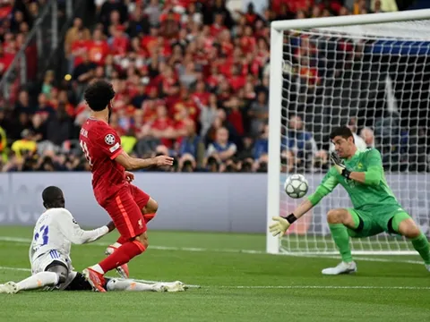 Courtois xứng đáng là thủ môn hay nhất thế giới