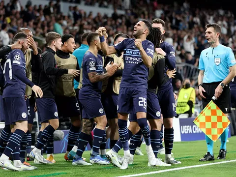 "3 phút cuối trận làm tôi nhớ đến Sir Alex và Man Utd"